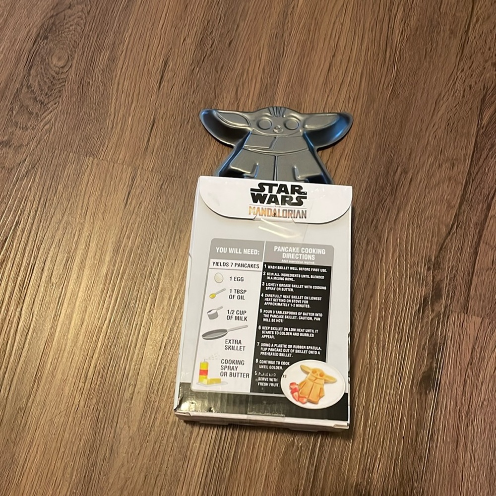 Frankford Star Wars Mandalorian Baby Yoda ( Grogu) Pancake Skillet